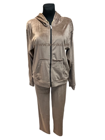 Женский велюровый костюм