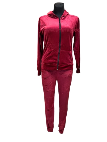 Женский велюровый костюм