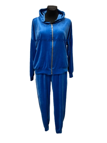 Женский велюровый костюм