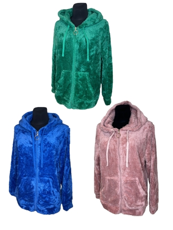 Naiste karvane pusa lukuga  kapuutsiga